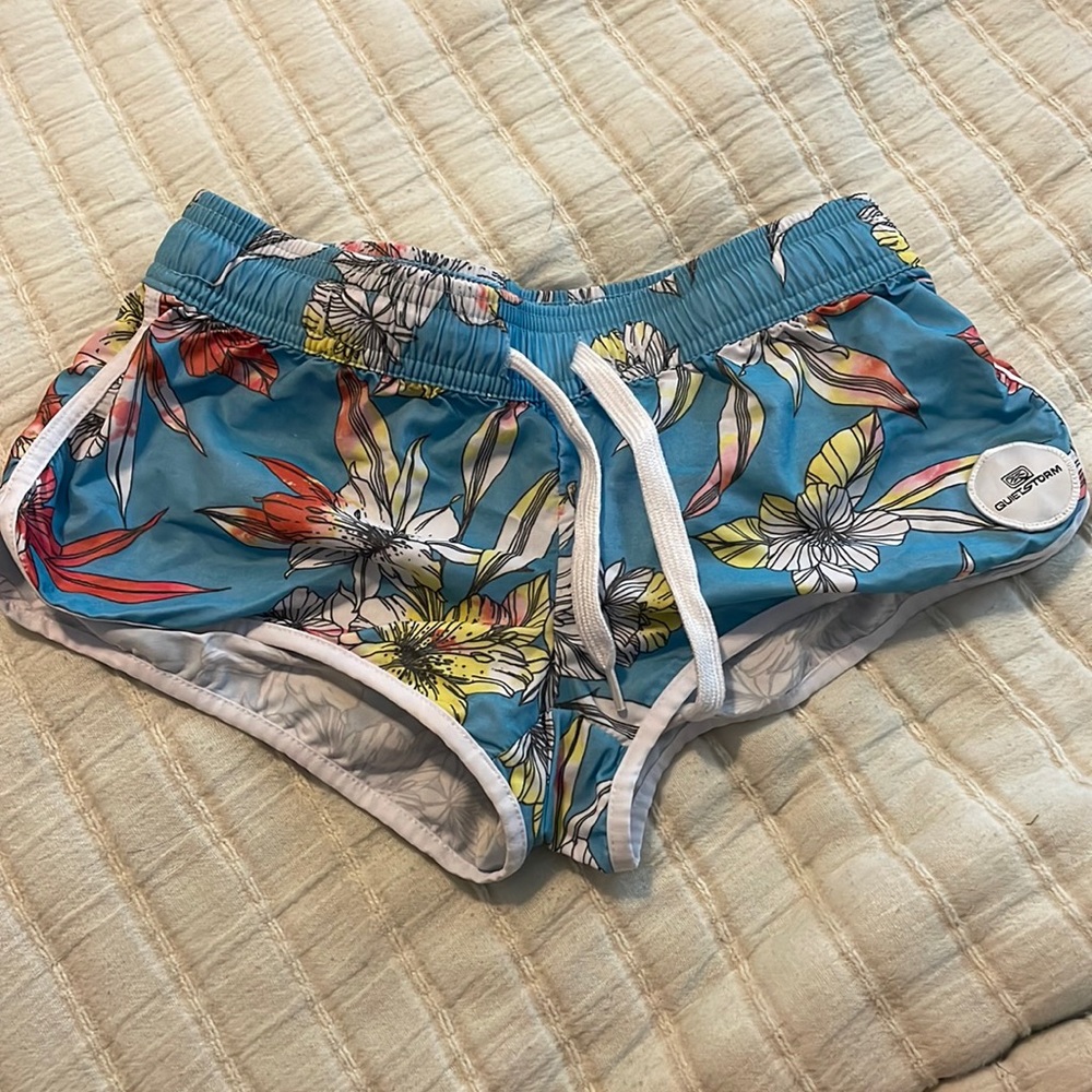 Surf shorts